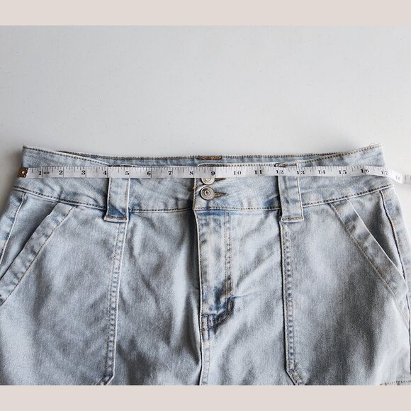 Regeneration by Celebrity Pink Blue Denim Cargo Mini Skirt in Mid Rise - Picture 7 of 9